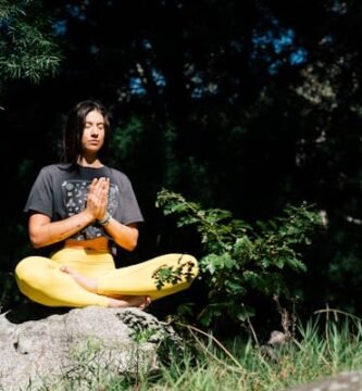 Práctica de mindfulness en la naturaleza